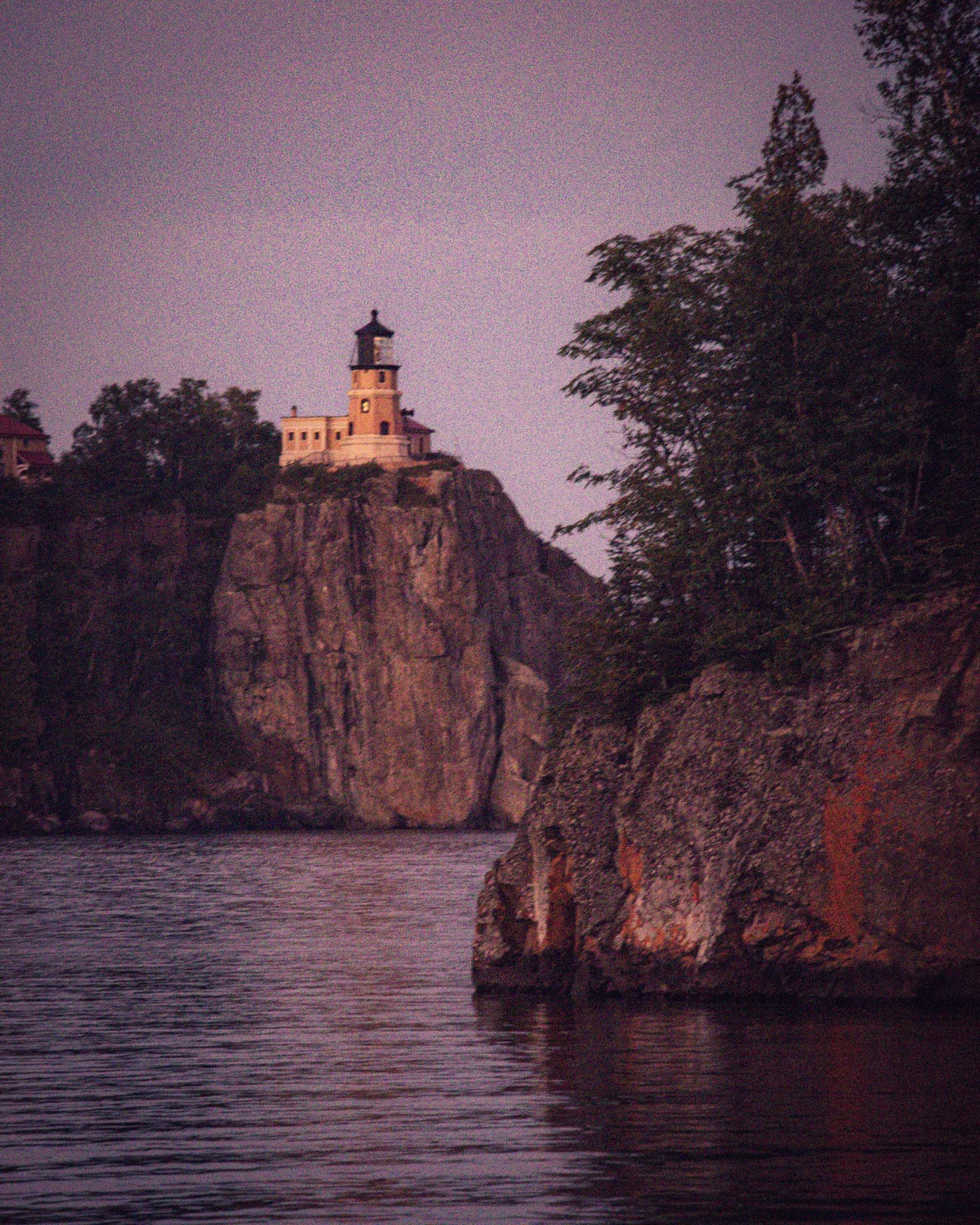 sunrise at split rock lighthouse state park in minnesota on the north shore
