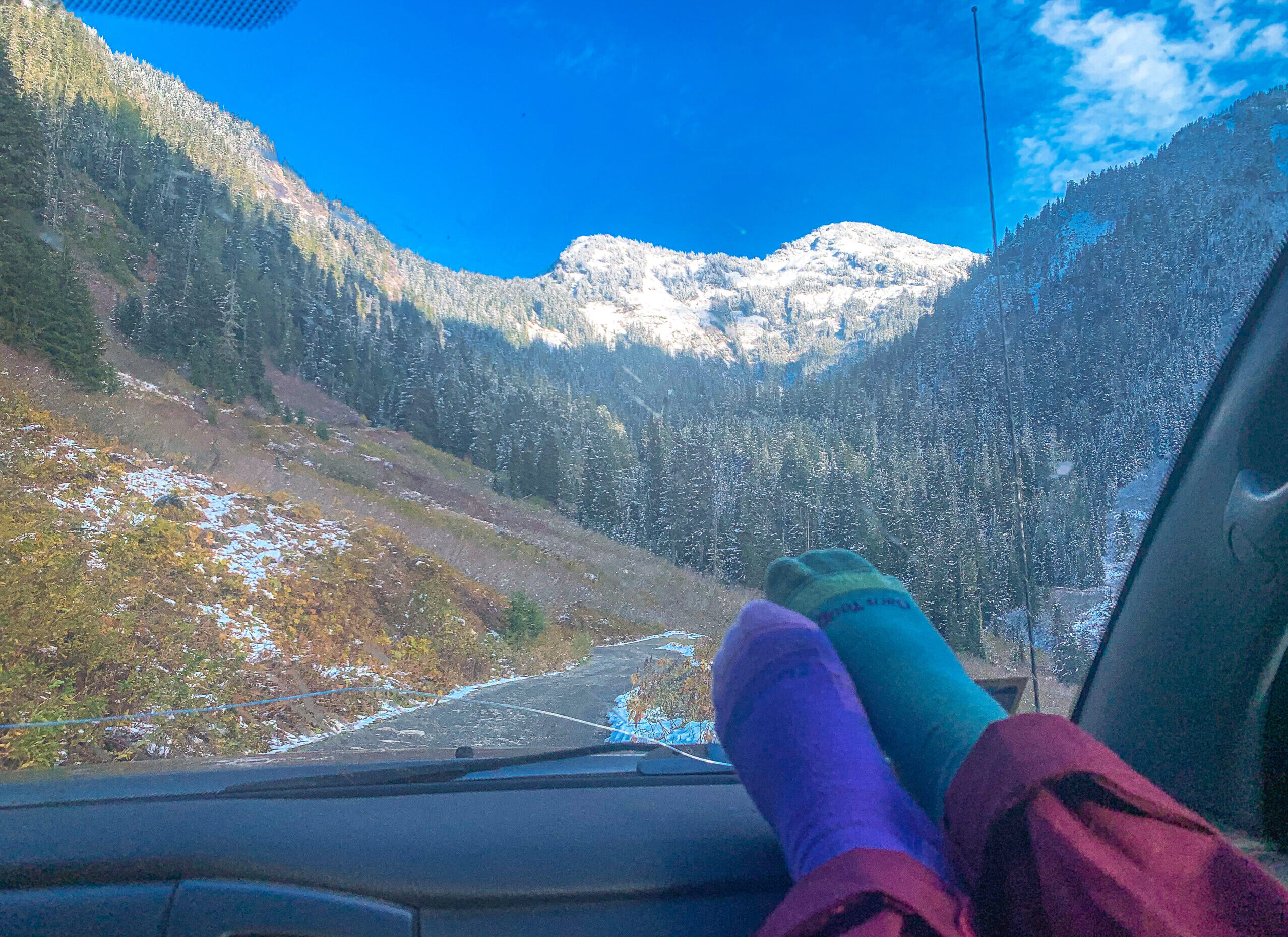 How to plan solo female road trip header image