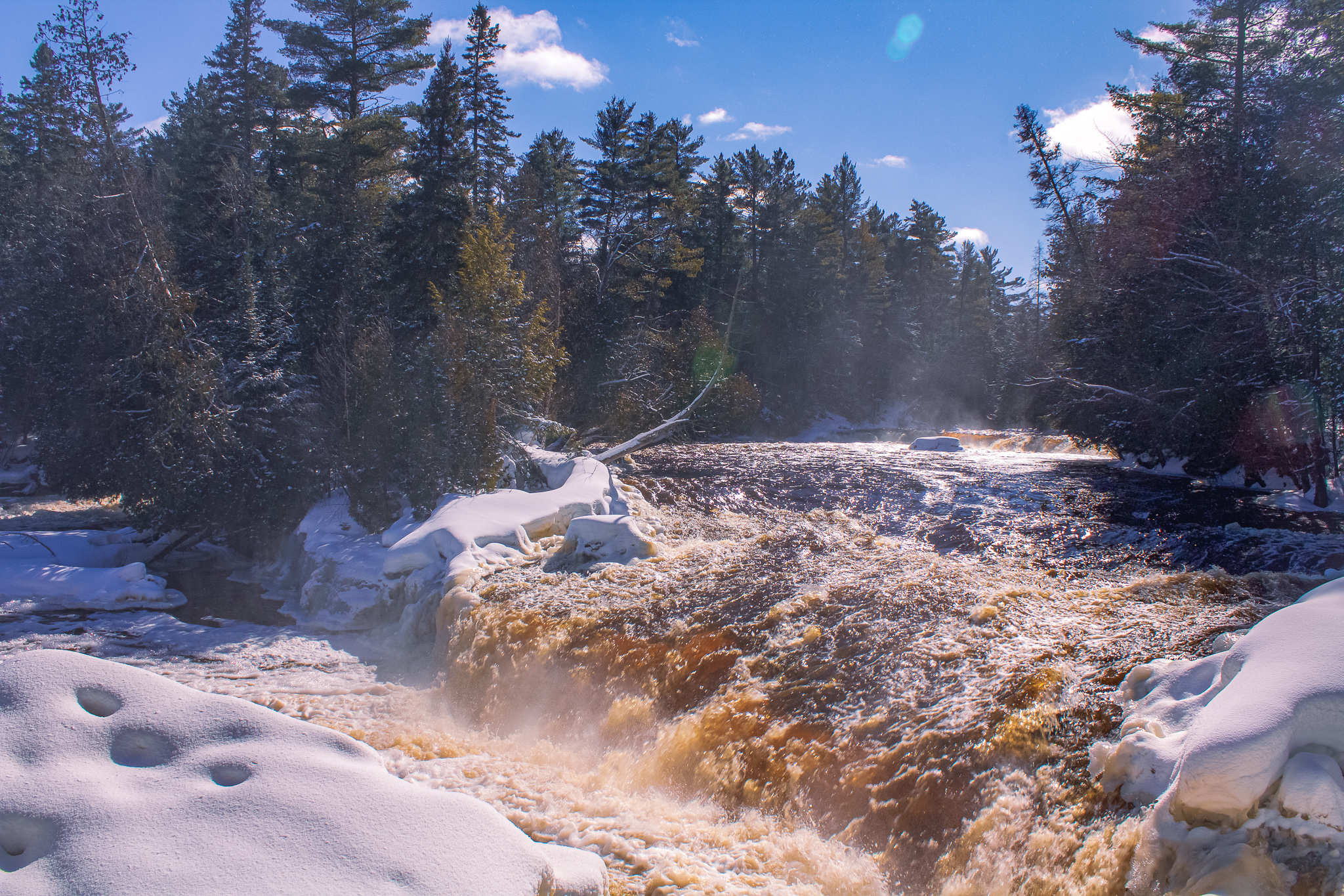 image of icy Tahquamenon Falls in Michigan's upper peninsula