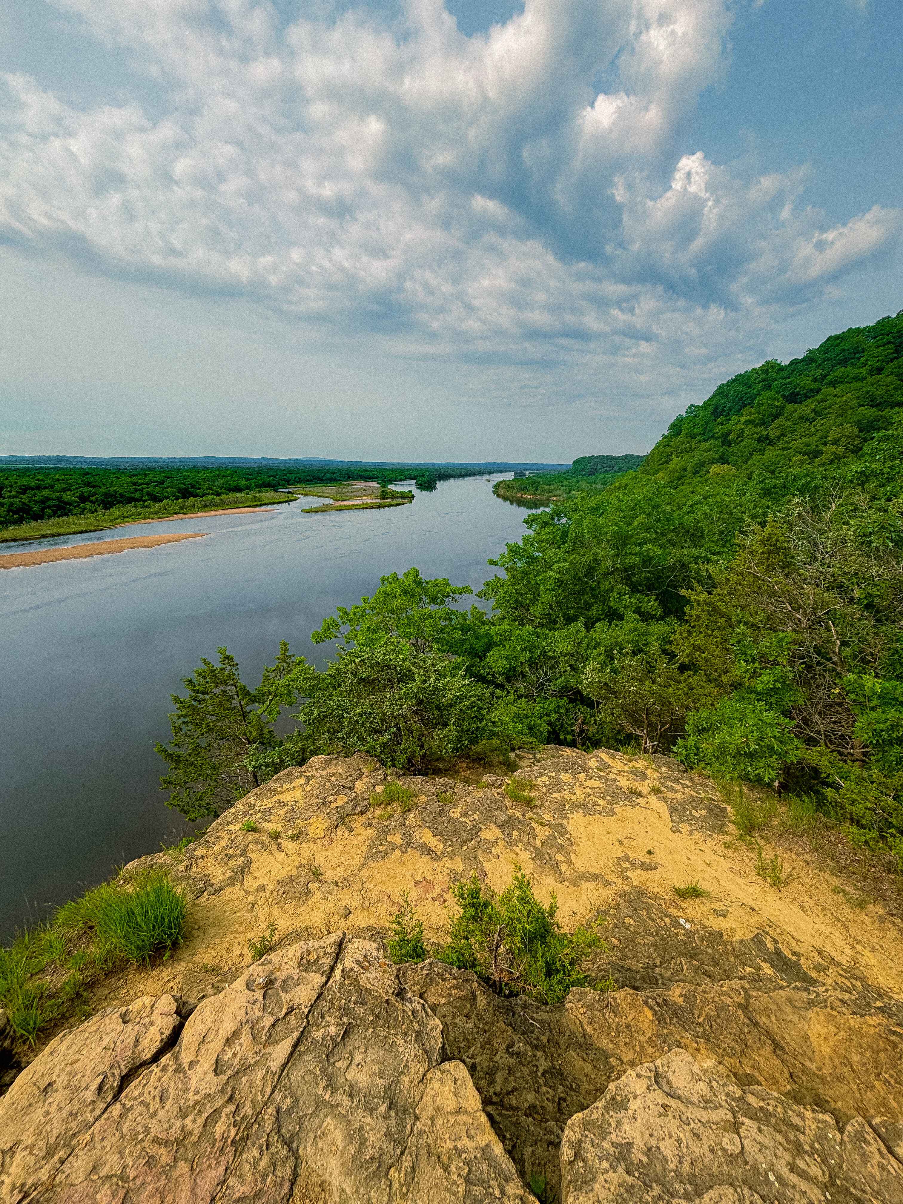 image from a look out over the wisconsin river in the driftless region